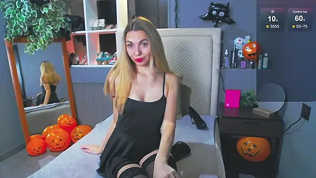 Snapshot of KiraNikson chatting on November 2025 01:19:01 AM KiraNikson online show from November 2025 01:19:01 AM