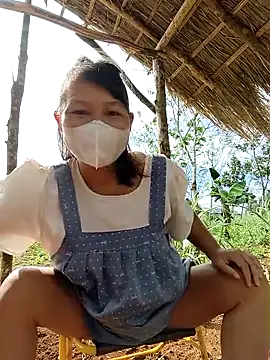 Snapshot of Betty20zx chatting on October 2025 01:17:01 AM Betty20zx online show from October 2025 01:17:01 AM