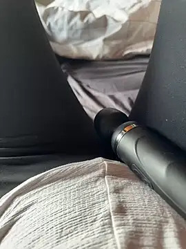 Snapshot of Ana-05 chatting on March 2025 01:12:02 PM Ana-05 online show from March 2025 01:12:02 PM