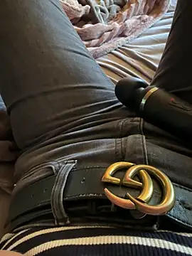 Snapshot of Ana-05 chatting on September 2025 11:55:02 AM Ana-05 online show from September 2025 11:55:02 AM