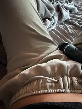 Snapshot of Ana-05 chatting on October 2025 01:20:02 PM Ana-05 online show from October 2025 01:20:02 PM