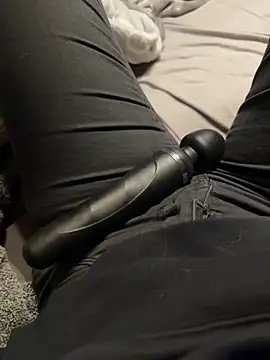 Snapshot of Ana-05 chatting on October 2025 06:38:02 PM Ana-05 online show from October 2025 06:38:02 PM