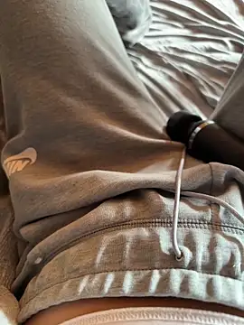 Snapshot of Ana-05 chatting on October 2025 10:13:01 AM Ana-05 online show from October 2025 10:13:01 AM