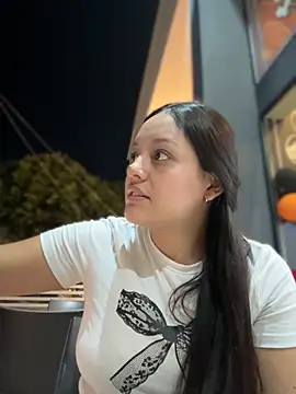 kenndall 21 online show from November 2025 02:02:02 AM