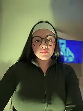 kenndall 21 online show from November 2025 02:00:01 AM