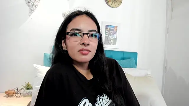 emily figueroa online show from December 2024 05:00:01 PM