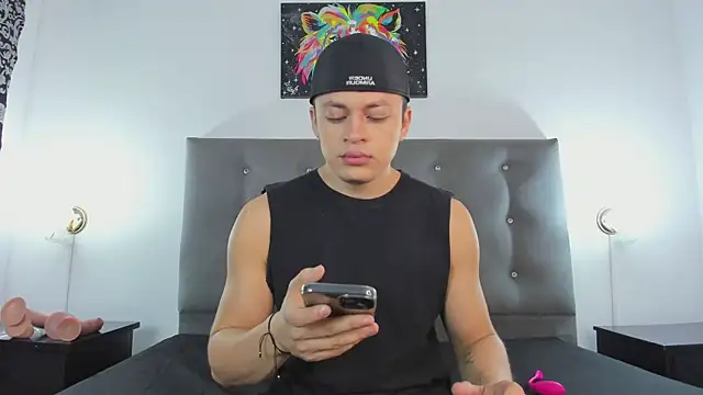 Snapshot of Angel_Cuervo chatting on December 2024 12:19:02 PM Angel Cuervo online show from December 2024 12:19:02 PM