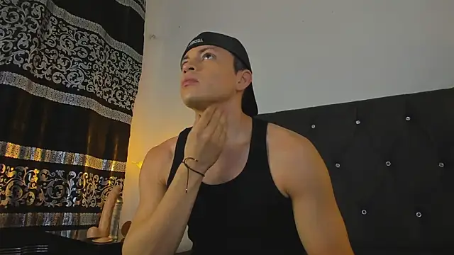 Snapshot of Angel_Cuervo chatting on January 2025 12:35:01 PM Angel Cuervo online show from January 2025 12:35:01 PM