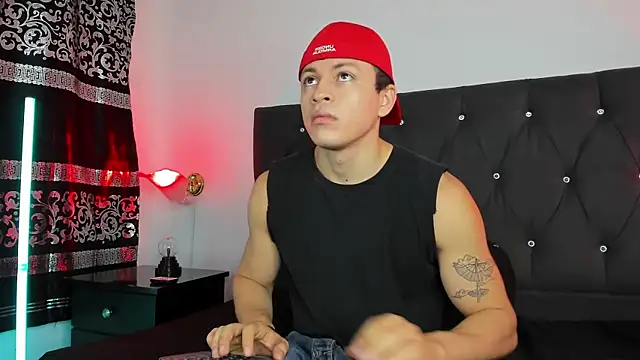 Snapshot of Angel_Cuervo chatting on March 2025 12:46:01 PM Angel Cuervo online show from March 2025 12:46:01 PM