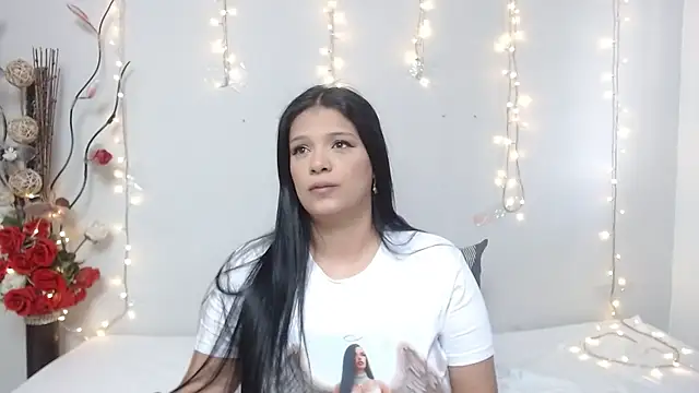 Nicol Love0 online show from January 2025 07:05:01 PM