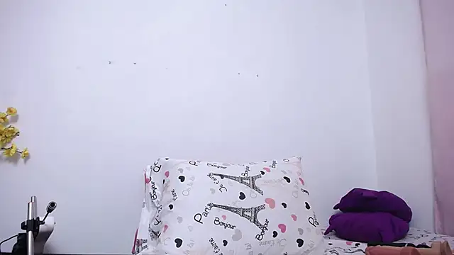 Nicol Love0 online show from October 2025 11:52:01 AM