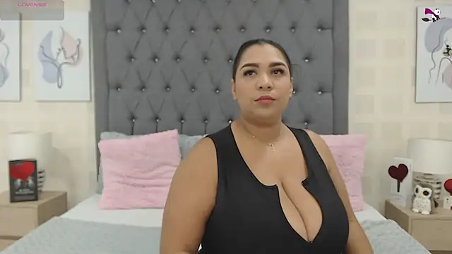 Snapshot of JoslinEvans chatting on October 2025 12:37:02 PM JoslinEvans online show from October 2025 12:37:02 PM