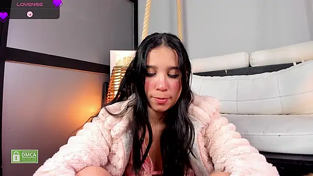 aisha   online show from January 2025 05:03:01 AM