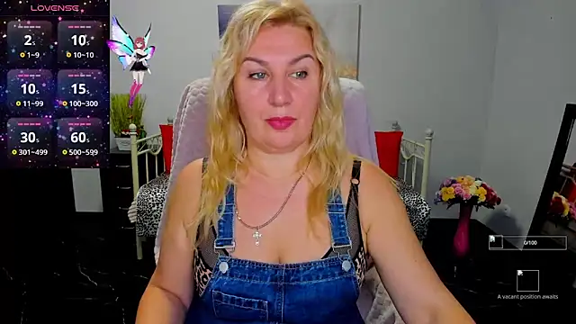 Lili Crossi online show from October 2025 05:27:01 AM