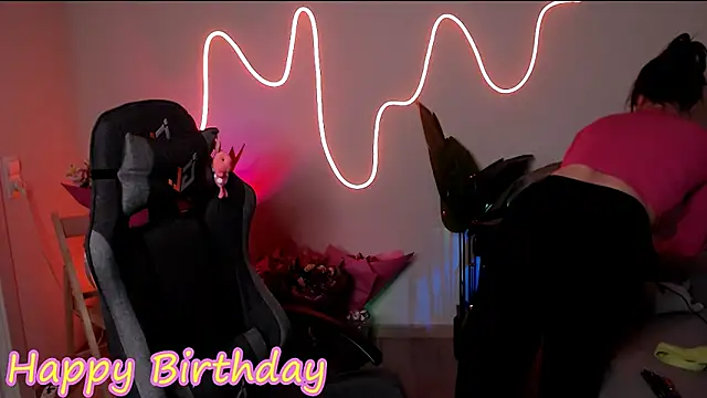 M Sensual online show from April 2026 07:43:01 PM