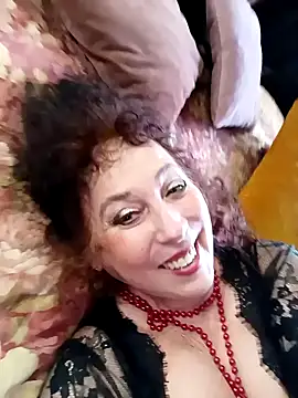 Snapshot of GypsyEsmeralda chatting on January 2025 09:32:02 AM GypsyEsmeralda online show from January 2025 09:32:02 AM