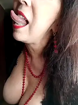 Snapshot of GypsyEsmeralda chatting on January 2025 06:24:02 PM GypsyEsmeralda online show from January 2025 06:24:02 PM