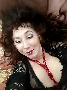 Snapshot of GypsyEsmeralda chatting on January 2025 07:03:01 PM GypsyEsmeralda online show from January 2025 07:03:01 PM