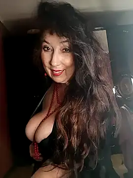 Snapshot of GypsyEsmeralda chatting on January 2025 01:56:01 PM GypsyEsmeralda online show from January 2025 01:56:01 PM