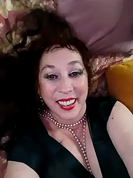 Snapshot of GypsyEsmeralda chatting on March 2025 05:50:02 PM GypsyEsmeralda online show from March 2025 05:50:02 PM