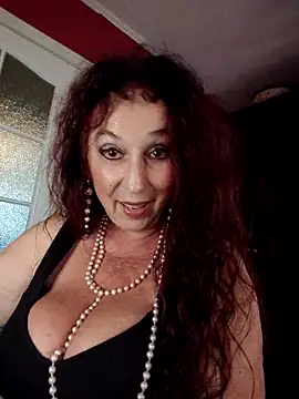 Snapshot of GypsyEsmeralda chatting on September 2025 02:50:02 PM GypsyEsmeralda online show from September 2025 02:50:02 PM