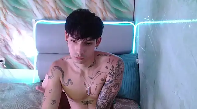 Apolo Hidalgo01 online show from March 2025 04:40:02 PM