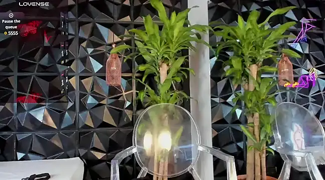 rihannagil online show from December 2024 09:45:01 PM