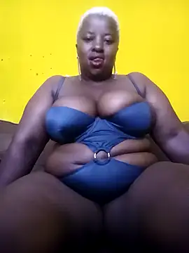 Snapshot of HotBootyBabe90 chatting on January 2025 01:03:01 PM HotBootyBabe90 online show from January 2025 01:03:01 PM