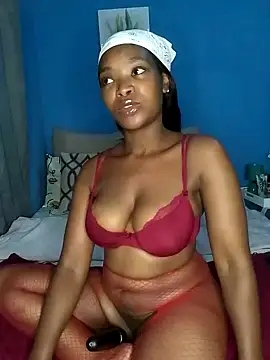 Snapshot of NunuBerry16 chatting on January 2025 09:58:01 PM NunuBerry16 online show from January 2025 09:58:01 PM