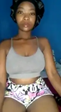 Snapshot of NunuBerry16 chatting on February 2025 01:55:01 AM NunuBerry16 online show from February 2025 01:55:01 AM