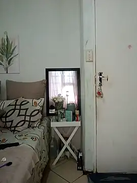 Snapshot of NunuBerry16 chatting on October 2025 12:06:01 PM NunuBerry16 online show from October 2025 12:06:01 PM