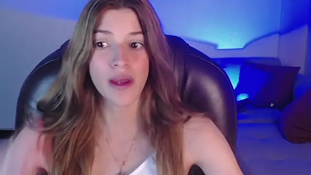 Nora Vennucci online show from December 2024 10:34:02 PM