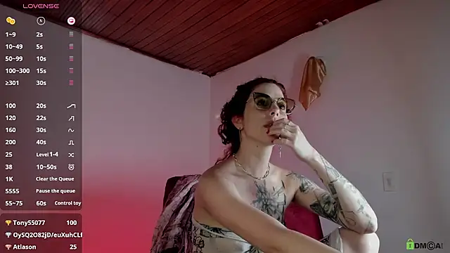 Snapshot of Borbala_Iggy chatting on December 2024 10:09:02 PM Borbala Iggy online show from December 2024 10:09:02 PM