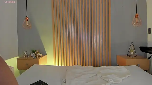 mary suarez online show from February 2025 03:43:02 AM