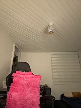 Anily Lovely online show from October 2025 12:41:01 AM