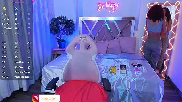 Daphnne tay online show from January 2025 03:31:01 AM