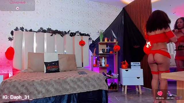 Daphnne tay online show from October 2025 07:38:01 PM