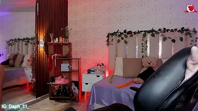 Daphnne tay online show from February 2026 04:05:02 AM