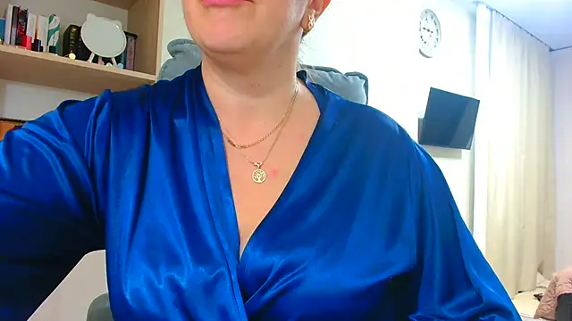 Snapshot of Brionia chatting on October 2025 06:56:01 PM Brionia online show from October 2025 06:56:01 PM