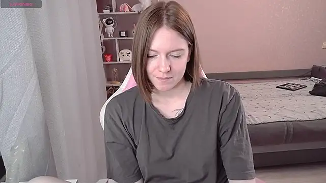 Snapshot of CassieJuice69 chatting on October 2025 06:15:01 PM CassieJuice69 online show from October 2025 06:15:01 PM