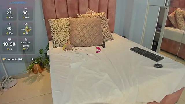 Snapshot of lou_rosse_ chatting on June 2026 12:32:02 AM lou rosse online show from June 2026 12:32:02 AM