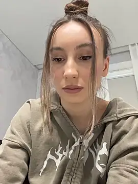 viviandaimond1 online show from April 2026 05:05:02 PM