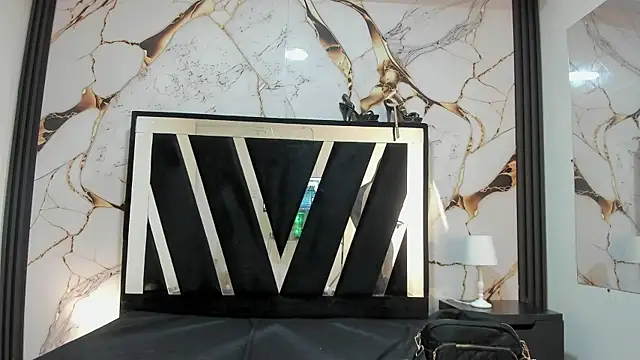 Snapshot of KarinaSimonz chatting on October 2025 07:32:02 PM KarinaSimonz online show from October 2025 07:32:02 PM