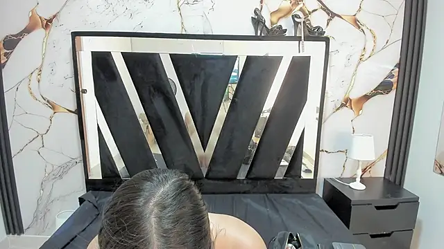 Snapshot of KarinaSimonz chatting on October 2025 01:42:01 PM KarinaSimonz online show from October 2025 01:42:01 PM