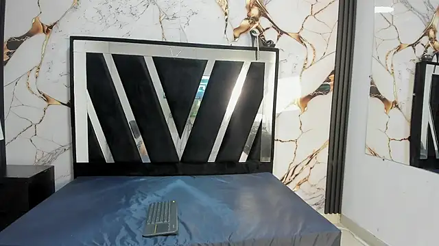 Snapshot of KarinaSimonz chatting on October 2025 07:13:02 PM KarinaSimonz online show from October 2025 07:13:02 PM