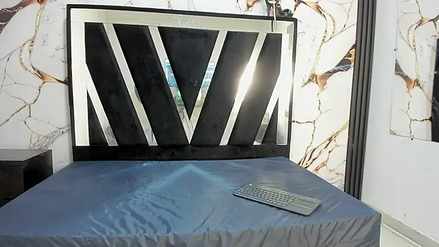 Snapshot of KarinaSimonz chatting on October 2025 07:37:02 PM KarinaSimonz online show from October 2025 07:37:02 PM