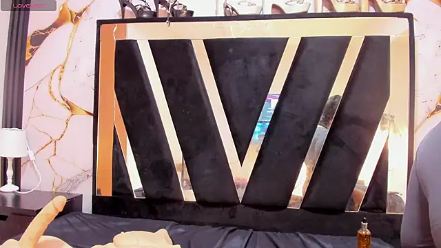 KarinaSimonz online show from January 2026 08:00:01 PM