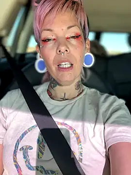 Snapshot of GoldieBakeman chatting on October 2025 10:30:02 PM GoldieBakeman online show from October 2025 10:30:02 PM