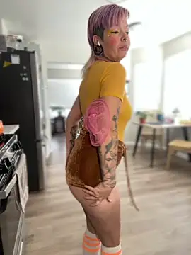 Snapshot of GoldieBakeman chatting on October 2025 04:31:01 PM GoldieBakeman online show from October 2025 04:31:01 PM