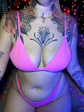 Snapshot of GoldieBakeman chatting on November 2025 05:23:01 PM GoldieBakeman online show from November 2025 05:23:01 PM